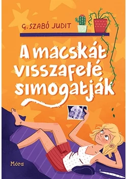 A macskát visszafelé simogatják